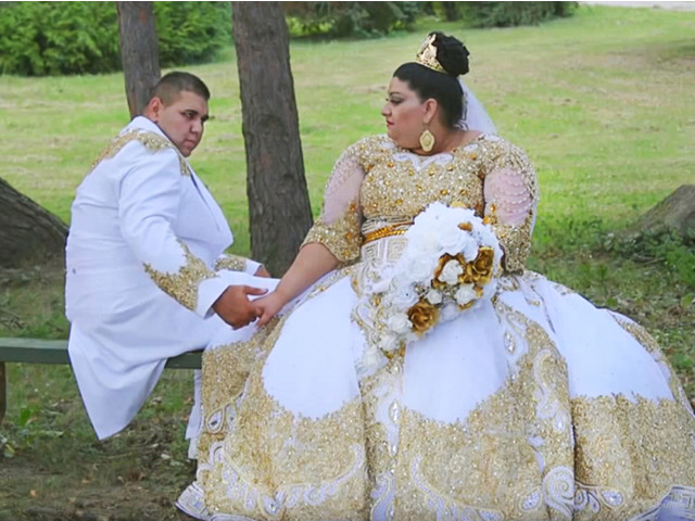 ​Роскошная свадьба цыган взорвала просторы интернета.​ 3