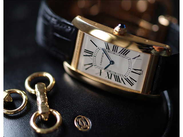 Cartier отмечает 100 - летие часов Tank 4