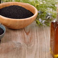 Масло черного тмина: свойства и польза для здоровья кожи и волос