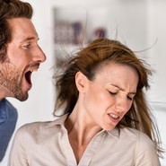 Что делать, если ваш мужчина на вас кричит